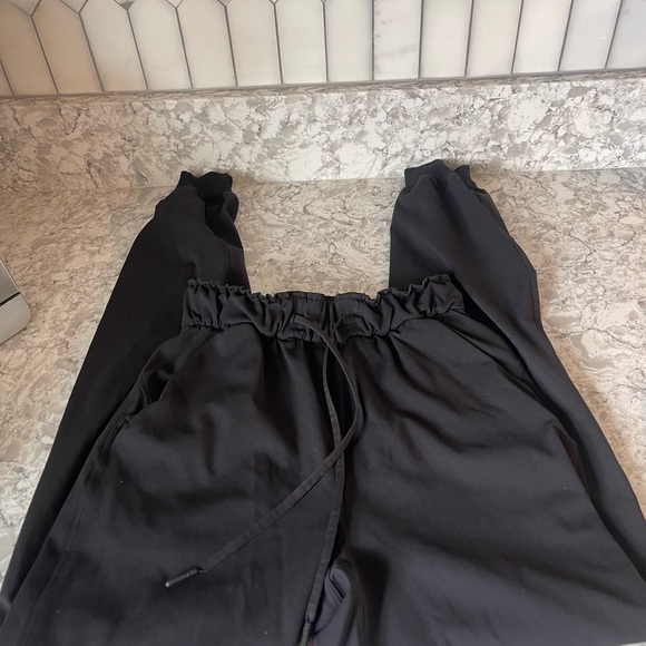 Lululemon Black Women's Jogger Pants - Picture 1 of 4